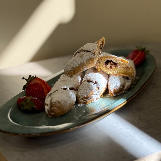 ՍԻԳԱՐԵՏ ԸՆԿՈԻՅԶՈՎ    WALNUT  ROLL