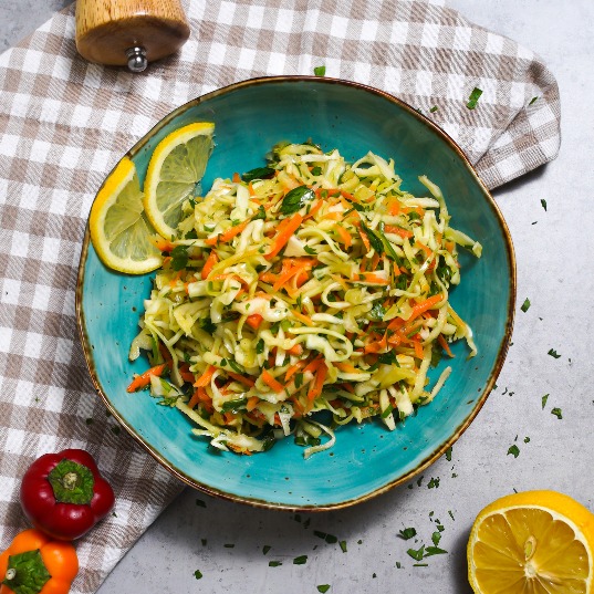ԿԱՂԱՄԲՈՎ ԽՆՁՈՐՈՎ ԱՂՑԱՆ     CABBAGE/APPLE SALAD